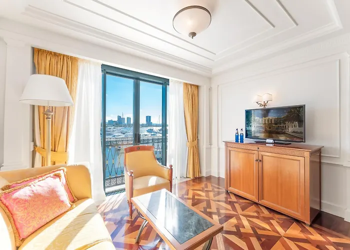 Imperial Hotel Gold Coast